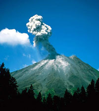 El volc&aacute;n Arenal